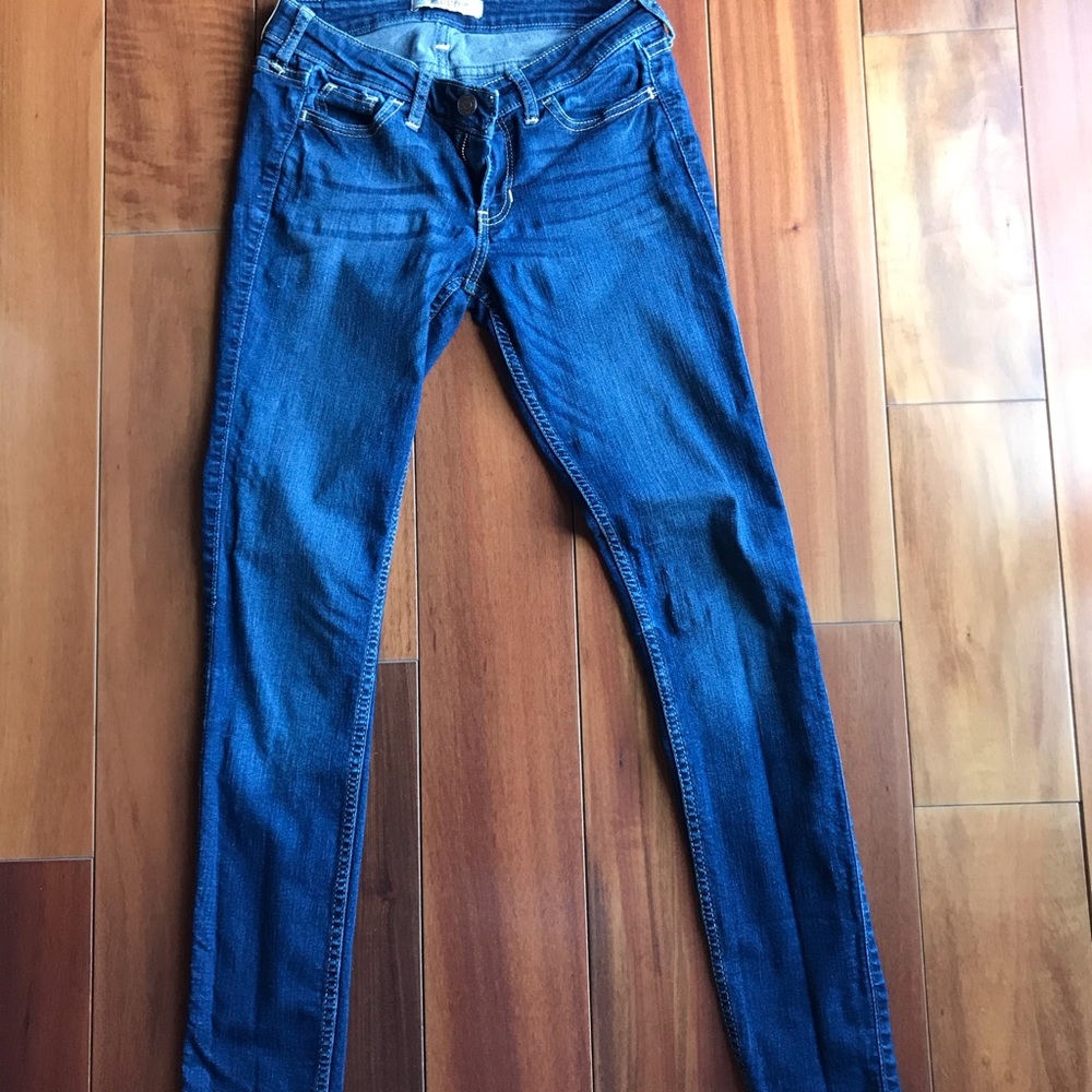 HOLLISTER JEANS size 24
